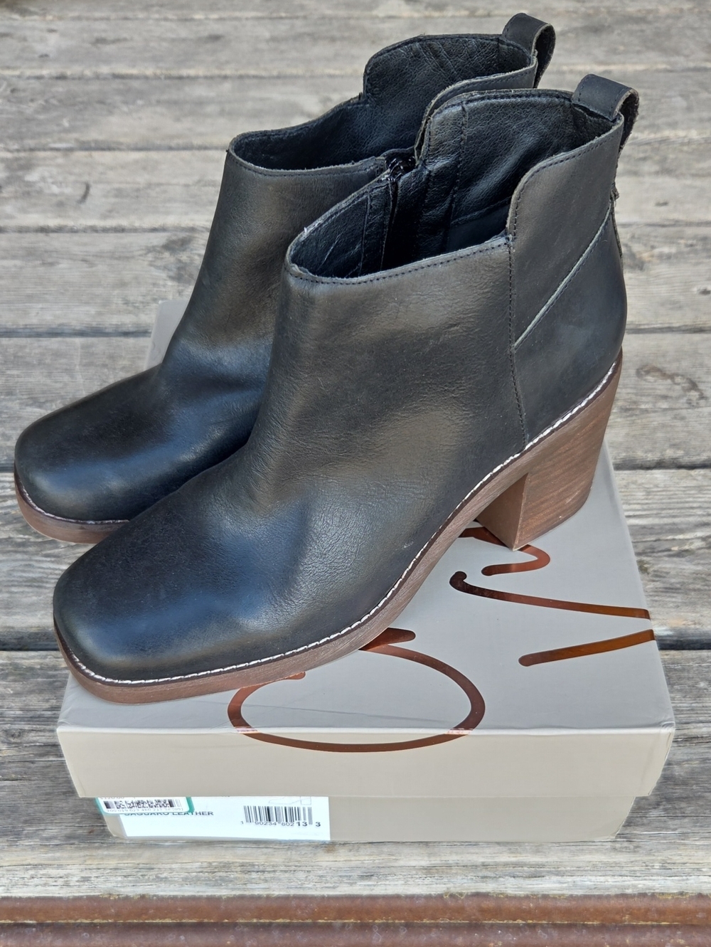 NWOT Crown Vintage Saguaro Leather Hashel Square Toe Heeled Ankle Boots in Black